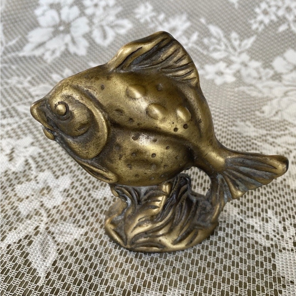 RARE Mid-Century Brass Goldfish Collectible Figurine - Picture 2 of 7